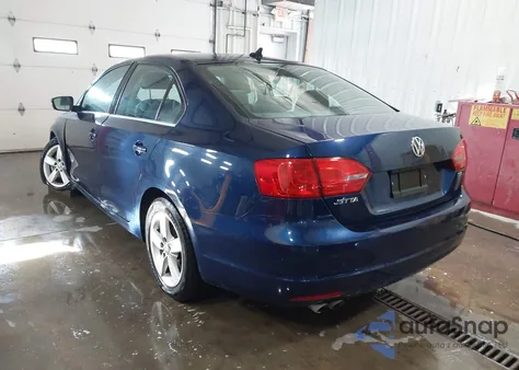 2014 Volkswagen Jetta 2.0L Tdi from USA, damaged, VIN 3VWLL7AJ4EM389277